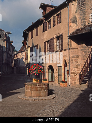 Vieux village bien à Beaulieu sur Dordogne Banque D'Images