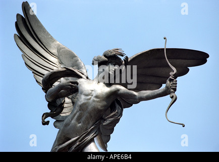 La statue d'Eros dans Piccadilly Circus à Londres Angleterre Royaume-uni Banque D'Images