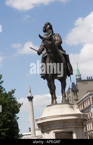 Statue de S. George, duc de Cambridge dans Whitehall London GB UK Banque D'Images