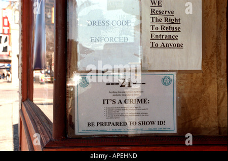 Afficher id inscription sur la porte d'un bar Austin Texas United States of America Banque D'Images