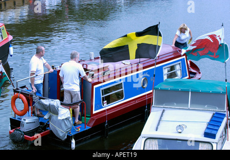 Petit 15-04 sur le Canal de Monmouthshire et Brecon Brecon Powys South Wales UK Banque D'Images