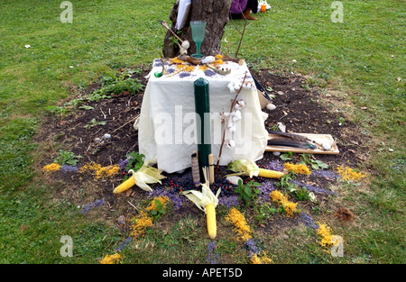 Autel à un mariage humaniste à Glastonbury Somerset England UK GO Banque D'Images