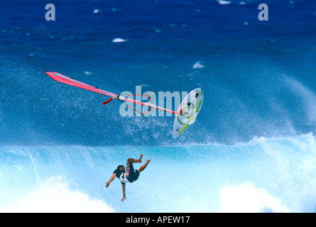 Planche à voile, action wipeout, Hookipa Beach Florida, USA Banque D'Images