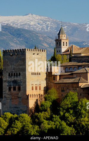 Vue de l'Alhambra Palace de la place Saint-Nicolas, Grenade, Andalousie, espagne. Banque D'Images