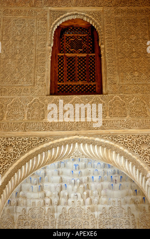 Espagne Andalousie Granada Alhambra Le Palais Nasrides Arch dans le Comares prix Sala de la Barca Banque D'Images