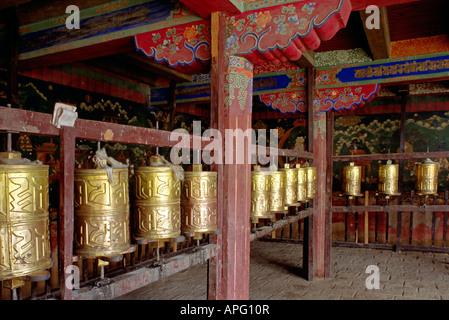 Roues de prière dans la cour UTSE SAMYE temple principal au monastère de Samye construire en 770 ANNONCE TIBET Banque D'Images