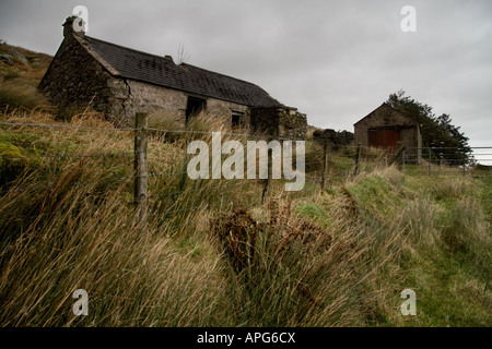 Vieux bâtiment abandonné ferme dans les glens. Banque D'Images