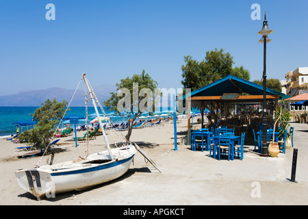 Front de mer traditionnel Taverna, Kalamaki, Province d'Héraklion, Côte Sud, Crète, Grèce Banque D'Images