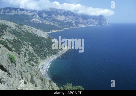 Falaises et plage près de l'entrée de la baie de Balaclava Mer Noire Ukraine Crimée Banque D'Images