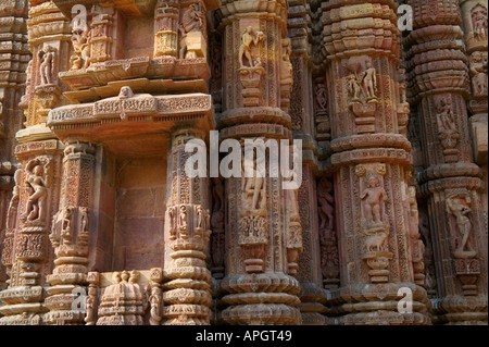 Raja Rani Mandir AD 1100 sculpture bas-relief orné d'Orissa Bhubaneswar, Inde Banque D'Images