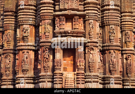 Raja Rani Mandir AD 1100 sculpture bas-relief orné d'Orissa Bhubaneswar, Inde Banque D'Images