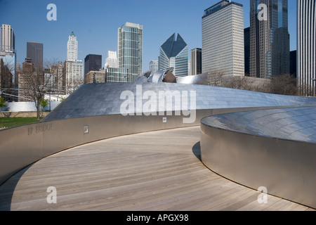 Parc du millénaire Pavillon Jay Pritzker conçu par Frank Gehry Chicago Illinois Banque D'Images