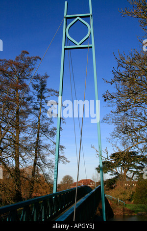 Pont sur la rivière stour Blandford Forum, ou Blandford est une ville de marché de Géorgie sur la rivière Stour dans le Dorset, en Angleterre. Banque D'Images