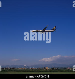 Avions Ryanair Boeing 737-8comme Reg EI-MPC en approche finale de l'aéroport de Palma de Majorque Îles Baléares Espagne Banque D'Images