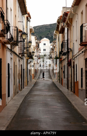 Scène de rue dans le village espagnol de Orba Banque D'Images