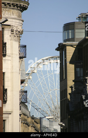 En regardant vers la roue d'Albert Square Banque D'Images