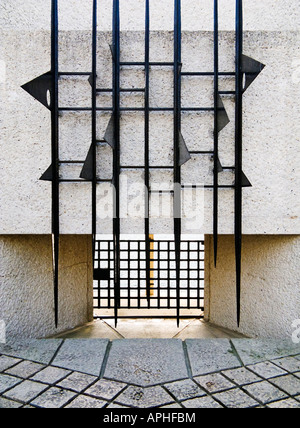 Fer à repasser grill représentant l'emprisonnement à l'English Martyrs de la Déportation memorial, l'Ile de la Cité, Paris, France, Europe Banque D'Images