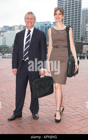 Businesspeople de Darling Harbour à Sydney Australie Banque D'Images