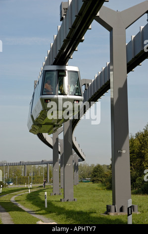 Le Skytrain, l'Aéroport International de Düsseldorf, Allemagne. Banque D'Images