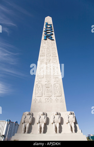 Aiguille de Cléopâtre sur le Strip à Las Vegas Banque D'Images