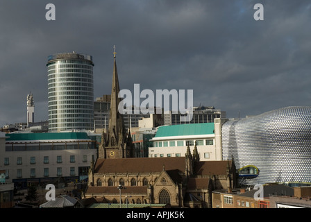 Le centre-ville de Birmingham Bullring , rotonde , St . Martins church et Selfridges , Angleterre Banque D'Images