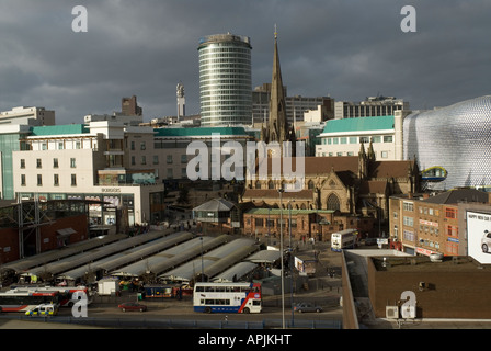 Le centre-ville de Birmingham Bullring , rotonde , St . Martins church et Selfridges , Angleterre Banque D'Images