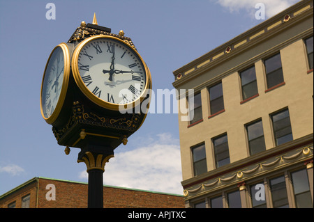 Horloge ancienne sur City Square Lynn Massachusetts Banque D'Images