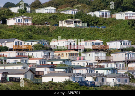 Terrasses bondées d'un caravan park en Galles Pembrokeshire Banque D'Images