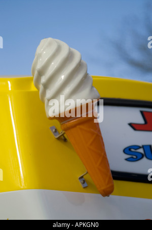 Close-up de icecream cône sur une glace van Banque D'Images
