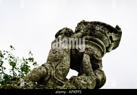 Pidgirtsy, la sculpture, l'Ukraine, Ukraine, Lviv, L'viv, château, ciel, l'architecture, blanc, anges, sculpture, pierre, vieux, tasse Banque D'Images