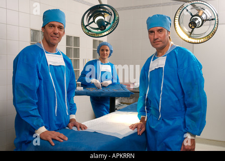 Les médecins de salle d'opération Banque D'Images