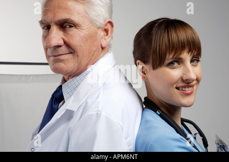 Deux générations de médecins Banque D'Images