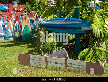 Cimetière de surf peu de ciel pour peintures artistiques sur les brisures et anciennes cartes Haleiwa CÔTE-NORD Oahu Hawaii USA Banque D'Images