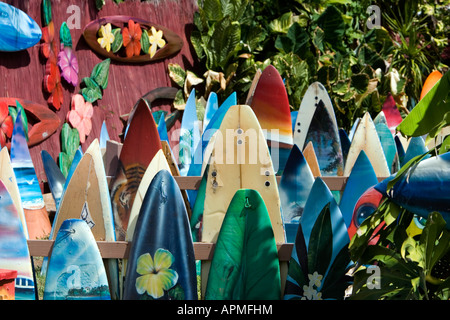 Cimetière de surf peu de ciel pour peintures artistiques sur les brisures et anciennes cartes Haleiwa CÔTE-NORD Oahu Hawaii USA Banque D'Images