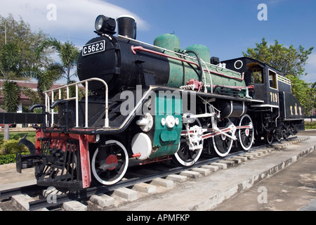 Vieille locomotive afficher Pont de la rivière Kwai Kanchanaburi Thaïlande railway station Banque D'Images