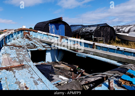 Des bateaux de pêche, usé et patiné et recyclé. Banque D'Images