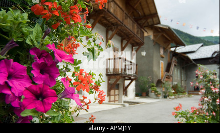 Chalet dans le joli village de Samoens, France Banque D'Images