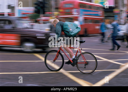 Le trafic cycliste à Londres Banque D'Images