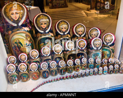 Des poupées russes dans une vitrine Banque D'Images