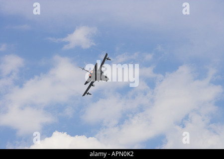 RAF Tornado G4 avec flamme résiduelle et tournant à l'escalade Banque D'Images