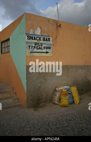 Coin tranquille d'une rue de Santa Maria sur l'île de Sal Cap Vert Banque D'Images