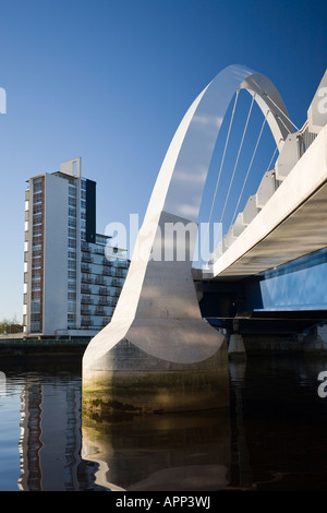 Glasgow Arc pont enjambant la rivière Clyde de Govan, sur la rive sud au nord de l'Anderston. Banque D'Images