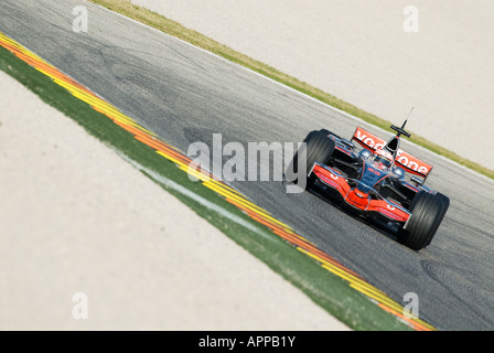 Heikki KOVALAINEN (FIN) dans la McLaren Mercedes MP4-23 de course de Formule 1 sur le circuit Ricardo Tormo, janvier2008 Banque D'Images