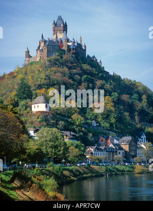 Compte tenu de l'automne le château de Cochem Banque D'Images