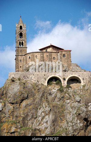 Chapelle Saint-Michel d'Aiguilhe sur le rocher au Puy-en-Velay / Le Puy en Velay, Haute Loire, France Banque D'Images