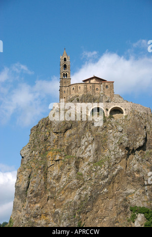 St Michel d'Aiguilhe église sur le rocher au Puy en Velay, Haute Loire, Centre de la France Banque D'Images
