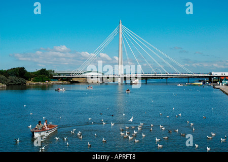 La nouvelle voie maritime pont sur le lac marin, Southport, Angleterre Banque D'Images