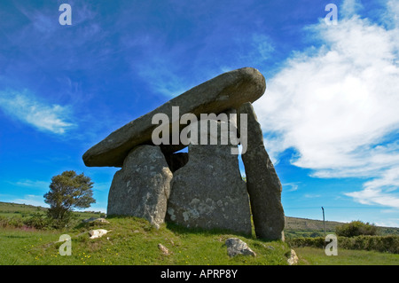 Trethevy quoit un ancien standing stone sur Bodmin Moor, Cornwall Banque D'Images