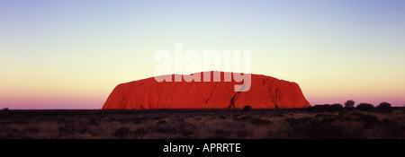 L'Uluru ou Ayers Rock Uluru Kata Tjuta National Park Australie Territoire du Nord Banque D'Images