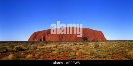 L'Uluru ou Ayers Rock Uluru Kata Tjuta National Park Australie Territoire du Nord Banque D'Images